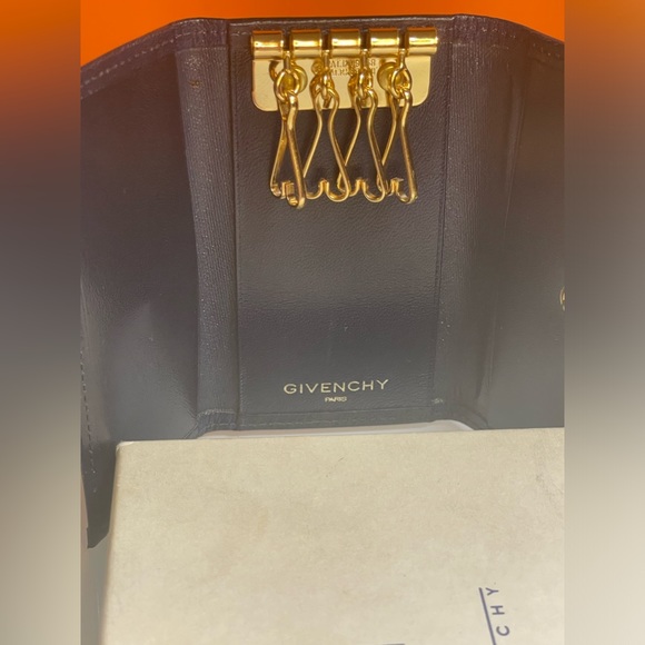 Givenchy SLG’s! Vintage 9.5/10 Key Holder & Cognac Long Wallet - 2-Pc Bundle - Picture 9 of 16
